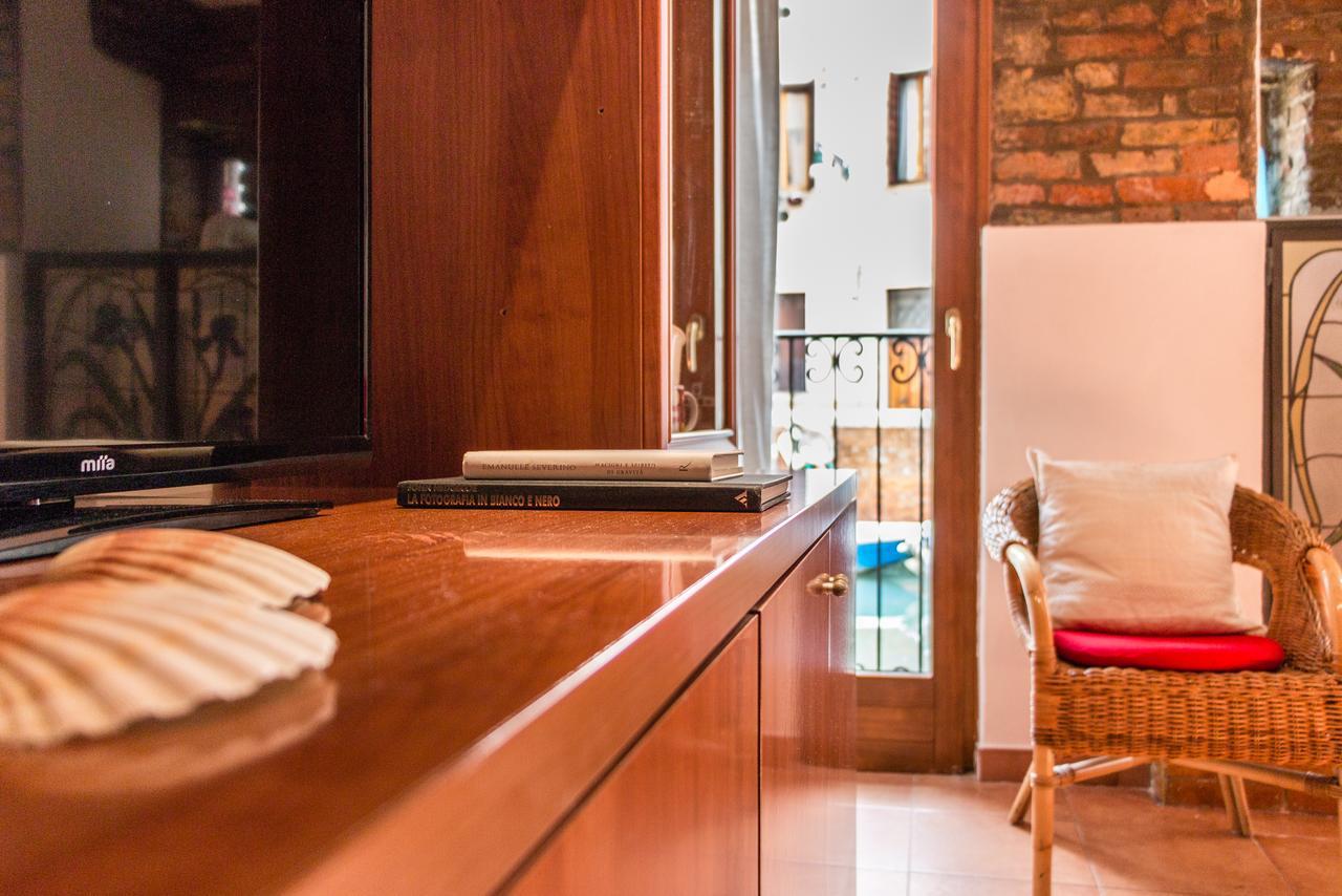 Small Canal View In Boutique Apartment Venedig